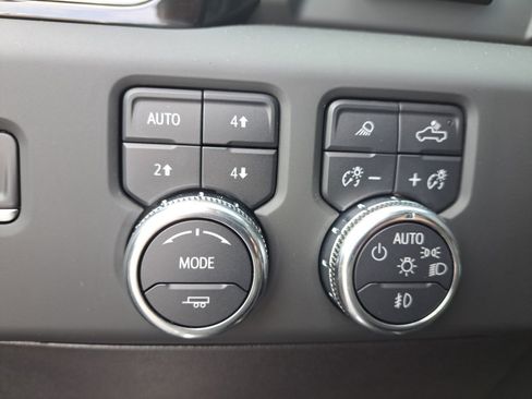 Used 2024 GMC Sierra 2500 AT4X AWD/4WD image 33