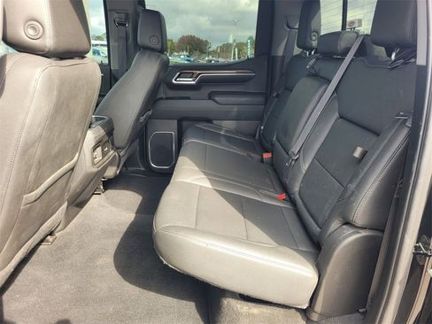 Certified 2022 Chevrolet Silverado 1500 LT Trail Boss w/ Convenience Package II image 9