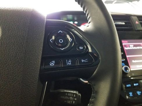 Used 2021 Toyota Prius XLE image 5