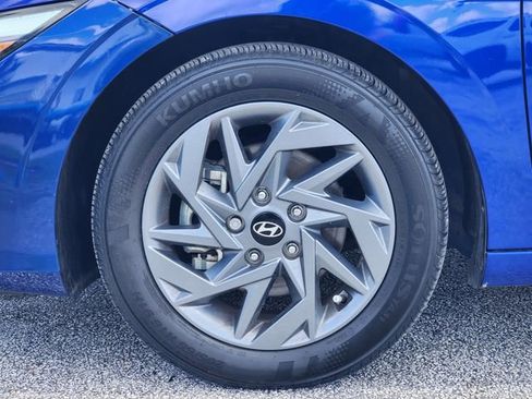 Used 2024 Hyundai Elantra SEL FWD image 10