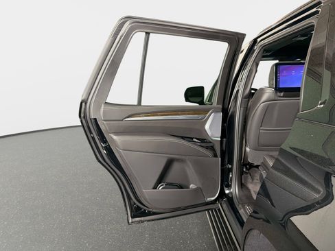 Used 2026 Cadillac Escalade Platinum Sport w/ LPO, ONYX Package AWD/4WD image 31