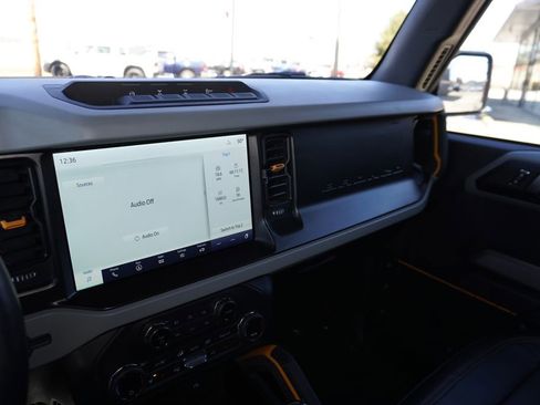 Used 2021 Ford Bronco Badlands image 19