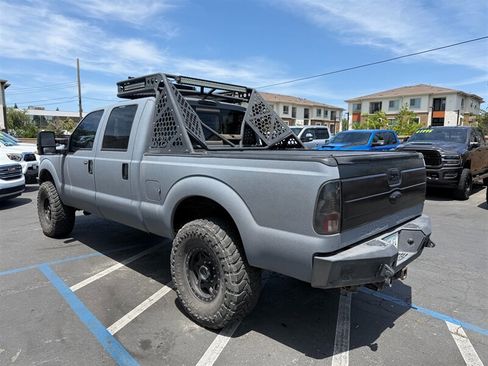 Used 2016 Ford F250 Platinum w/ FX4 Off-Road Package AWD/4WD image 6