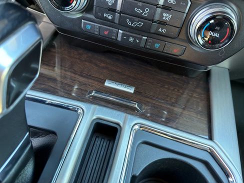 Used 2016 Ford F150 Platinum w/ Equipment Group 701A Luxury AWD/4WD image 29