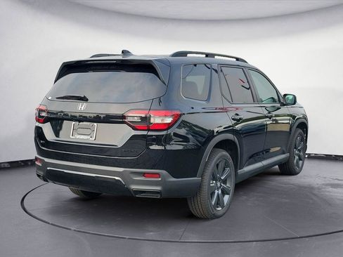 New 2026 Honda Pilot Sport image 3