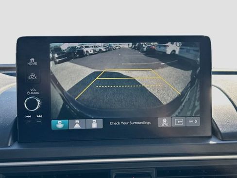 Certified 2025 Honda Pilot Touring image 18