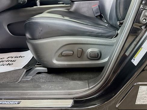 Used 2018 Nissan Pathfinder SL w/ Midnight Edition Package image 21