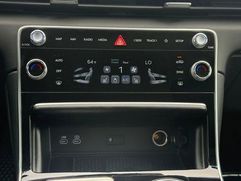 Used 2025 Genesis GV80 2.5T Standard image 4