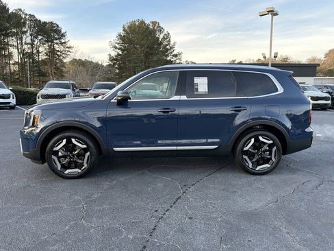 Used 2025 Kia Telluride EX image 4