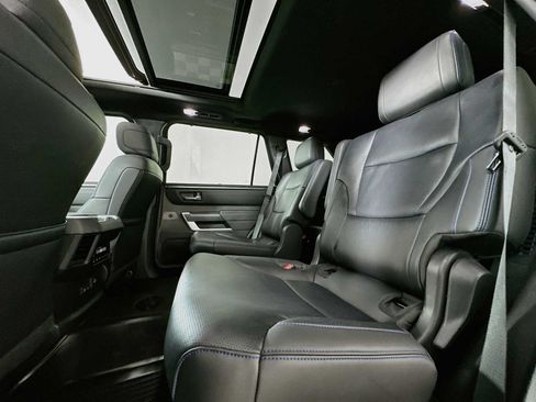 Used 2024 Toyota Sequoia Platinum AWD/4WD image 23