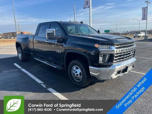 Used 2020 Chevrolet Silverado 3500 LTZ w/ LTZ Texas Edition image 9