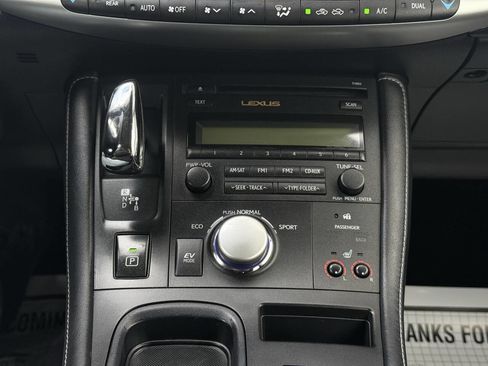 Used 2013 Lexus CT 200h Base 4dr Hatchback image 23