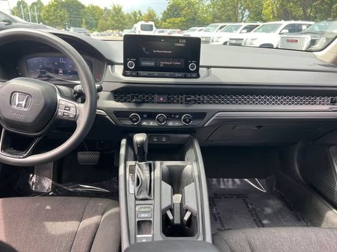 Used 2025 Honda Accord LX image 15