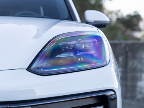 Certified 2025 Porsche Cayenne Coupe image 16