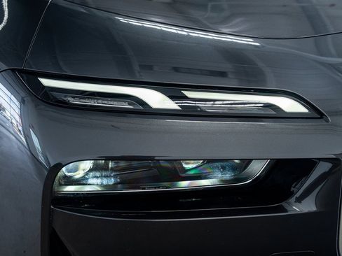 Used 2024 BMW i7 xDrive60 image 20