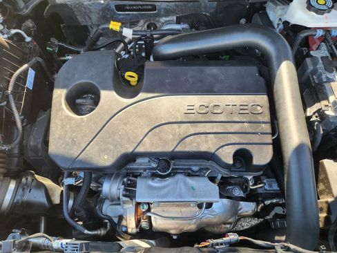 Used 2024 GMC Terrain SLE image 32