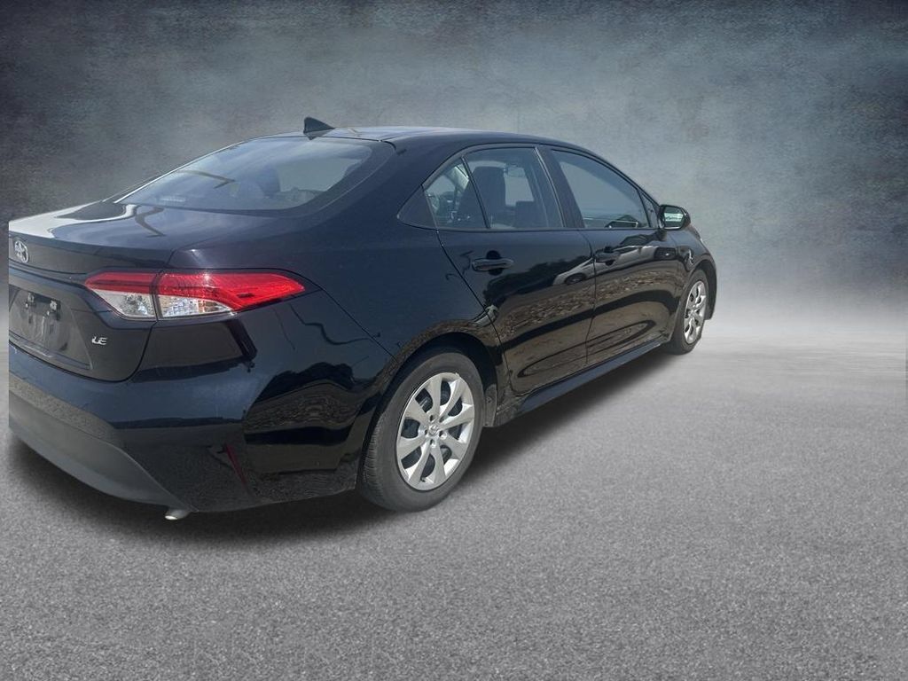 Used 2025 Toyota Corolla LE FWD image 28