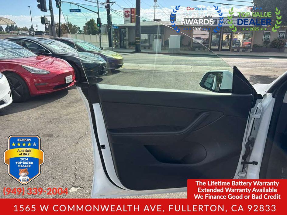 Used 2022 Tesla Model Y Long Range AWD/4WD image 25