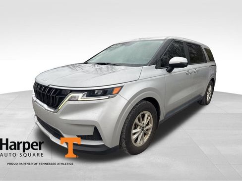 Used 2022 Kia Carnival LX image 1
