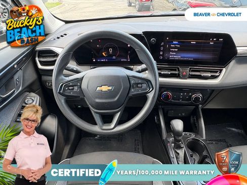 Used 2025 Chevrolet TrailBlazer LT AWD/4WD image 16