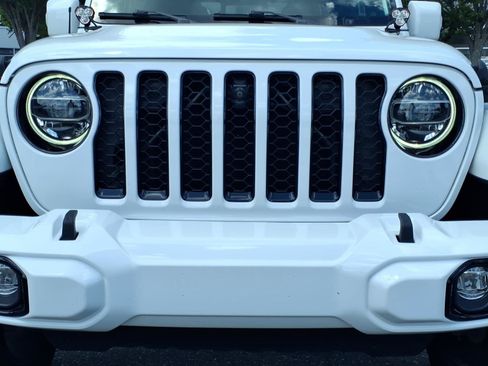 Used 2021 Jeep Gladiator Overland AWD/4WD image 14