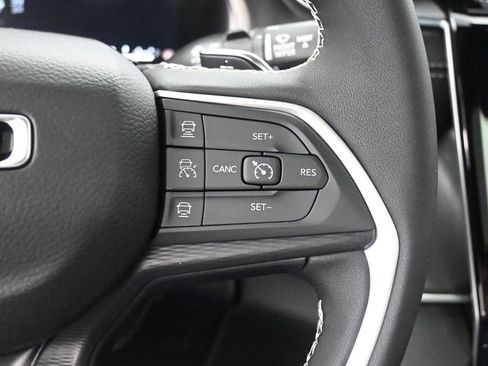 New 2025 Jeep Grand Cherokee Laredo X w/ Luxury Tech Group I image 23