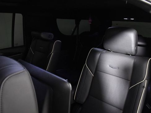 Used 2021 Cadillac Escalade ESV Sport w/ Driver Assist Tech Package AWD/4WD image 28