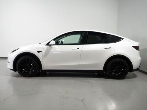 Used 2021 Tesla Model Y Long Range AWD/4WD image 10
