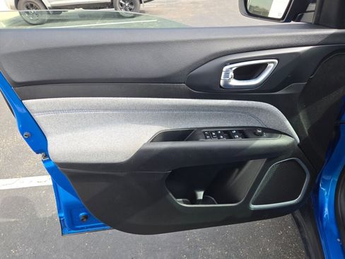 Used 2025 Jeep Compass Latitude w/ Convenience Group image 20