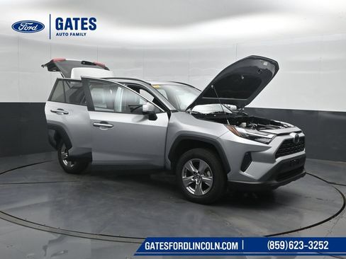 Used 2025 Toyota RAV4 XLE AWD/4WD image 55