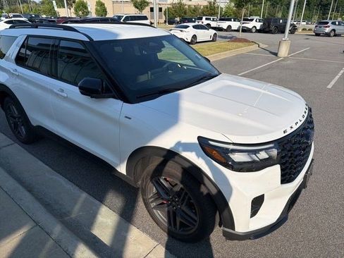 Used 2025 Ford Explorer ST-Line w/ Premium Package RWD image 10