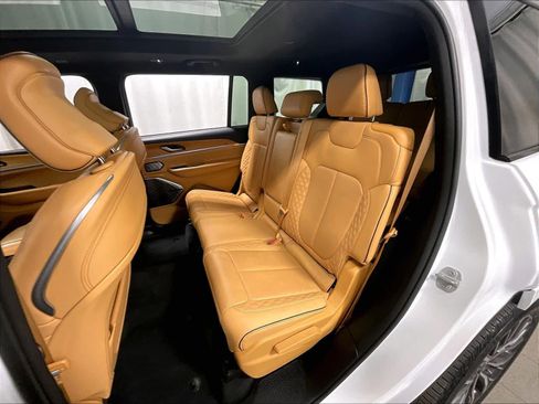 Used 2022 Jeep Grand Cherokee L Summit image 15