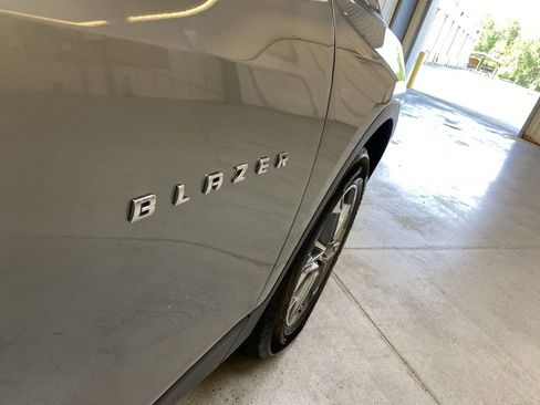 Used 2025 Chevrolet Blazer LT FWD image 15