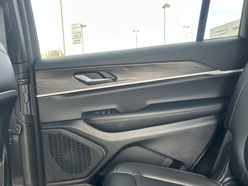 New 2025 Jeep Grand Cherokee L Limited image 31