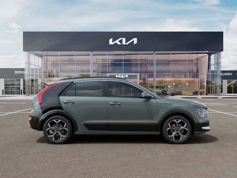 New 2026 Kia Niro SX Touring FWD image 7