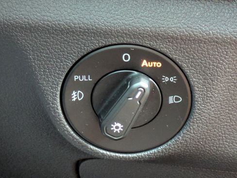 Used 2019 Volkswagen Jetta R-Line image 28