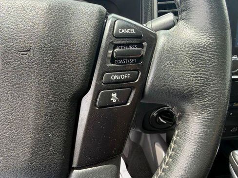 Used 2022 Nissan Frontier SV AWD/4WD image 9