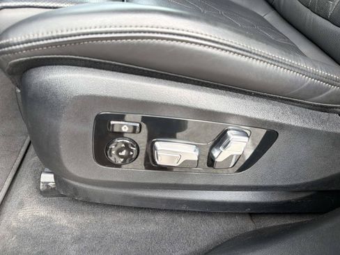 Used 2025 BMW X7 xDrive40i AWD/4WD image 9