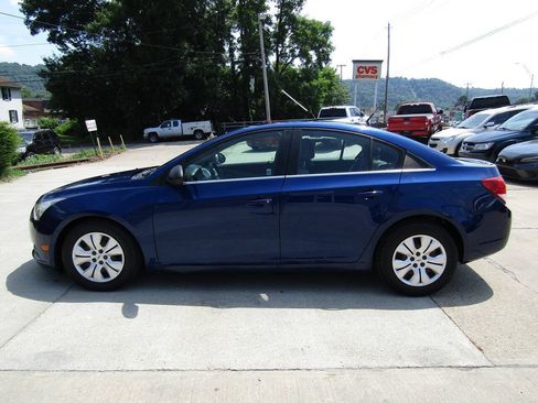 Used 2012 Chevrolet Cruze LS w/ Connectivity Package FWD image 5