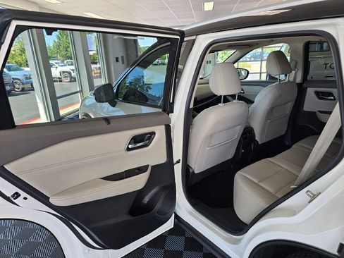 Used 2021 Nissan Rogue SL w/ Premium Package AWD/4WD image 35