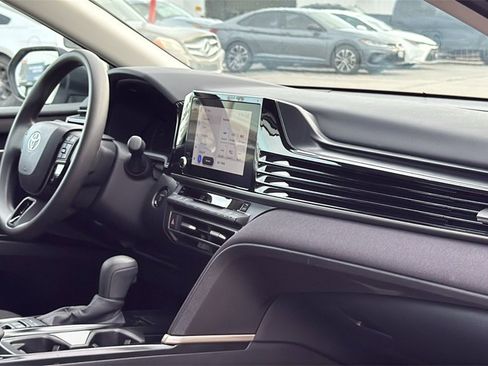 Certified 2025 Toyota Camry LE image 31