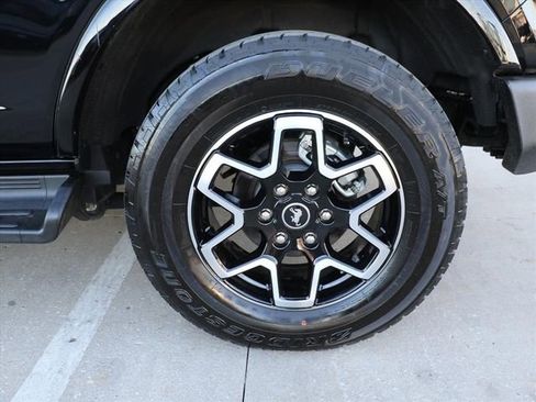 Used 2025 Ford Bronco Outer Banks image 7