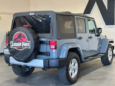 Used 2014 Jeep Wrangler Unlimited Sahara AWD/4WD image 4