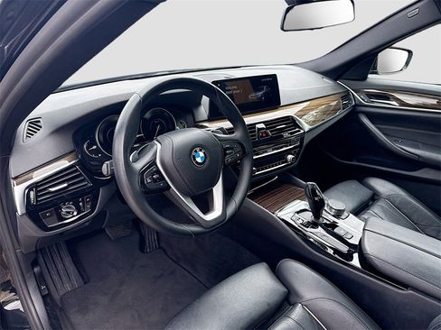 Used 2018 BMW 530e image 10