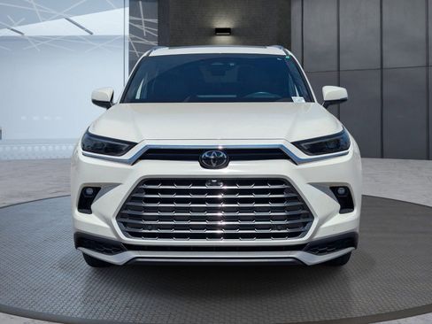 Used 2024 Toyota Grand Highlander AWD Hybrid image 9