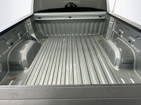 Used 2024 GMC Sierra 1500 Elevation image 30