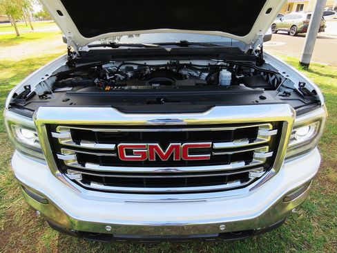 Used 2018 GMC Sierra 1500 SLT AWD/4WD image 13