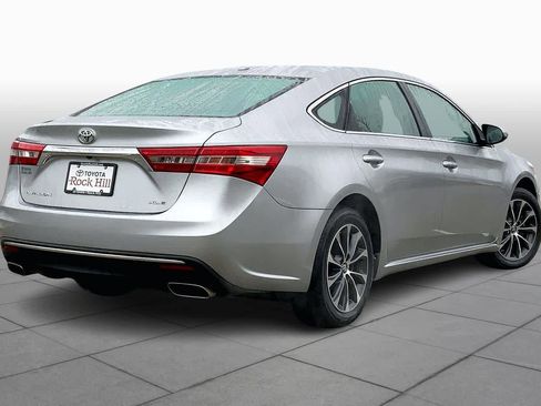 Used 2017 Toyota Avalon XLE image 11