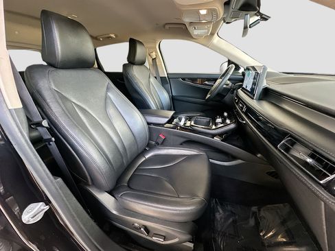 Used 2022 Lincoln Nautilus FWD w/ Premium Package image 28