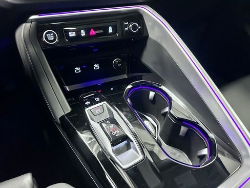 Used 2025 Audi Q5 Premium Plus w/ Premium Plus image 16